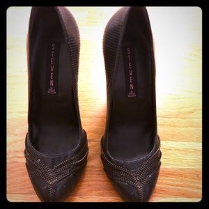 🆕 Cobalt blue leather Steven pumps